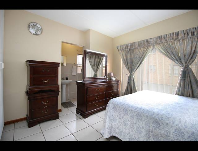 2 BEDROOM APARTMENT FOR SALE IN FAIRLAND